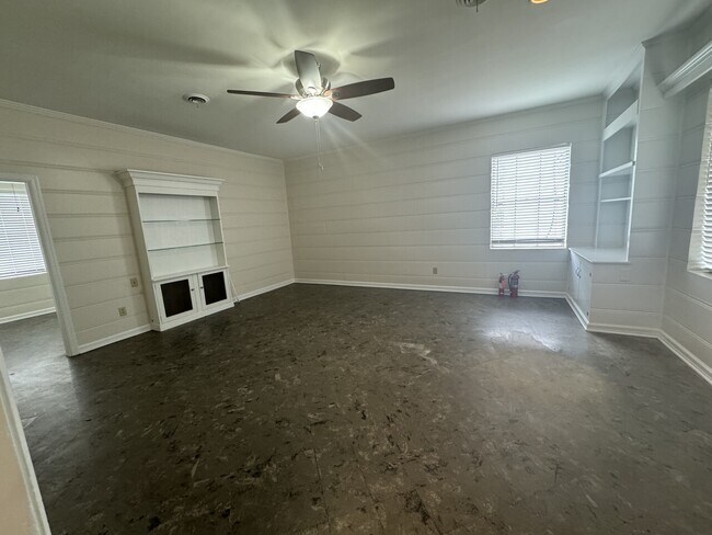 Photo - State Street Apartments Unit 2