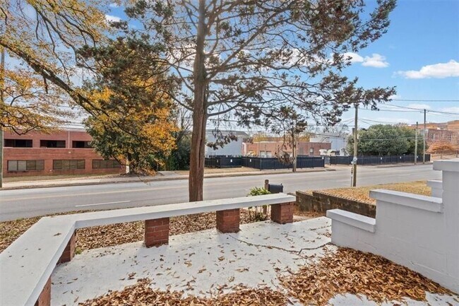 Photo - 449 10th St NW