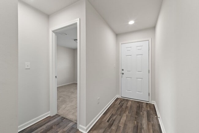 Photo - 630 Whispering Creek Ave