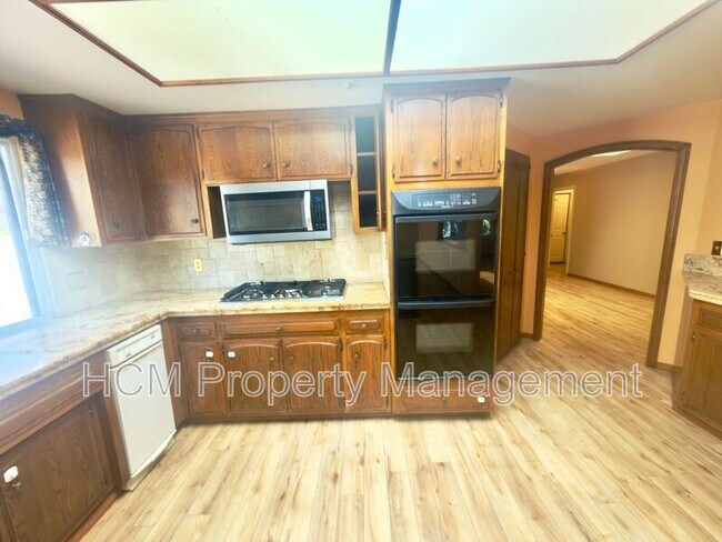 2448 N Love Ln