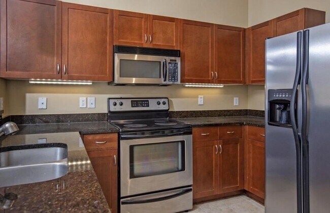 Photo - 870 Mayson Turner Rd NW