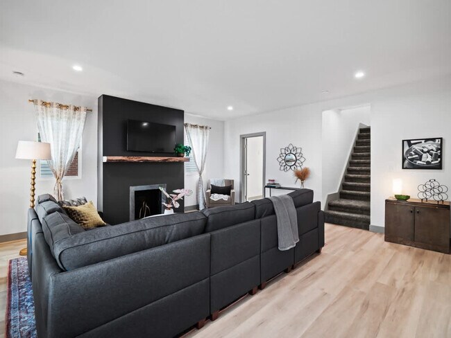 Photo - 432 N Firestone Blvd Unit SI ID1496097P