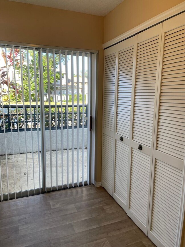 Photo - 1 story 3/2 in Meadow Woods with full sized washer and dryer included