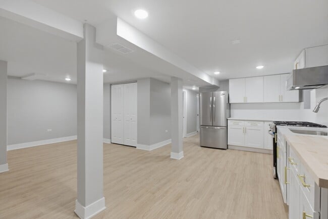 Photo - 3716 N Racine Ave