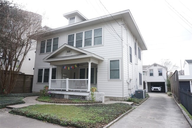 Building Photo - 1906 Ridgewood St Unit Garage