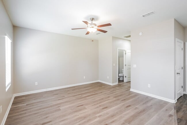 Photo - 1327 Rutherford St