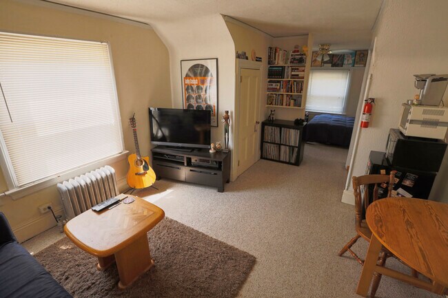 Living room. No furniture ?included. - 76 Midland Ave Apartments Unit 1