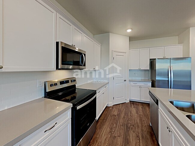 Photo - 6035 Schmidt St