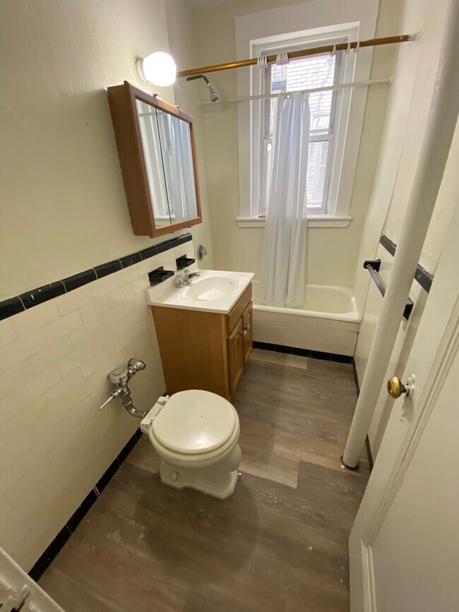 Photo - 1687 Commonwealth Ave Unidad 10