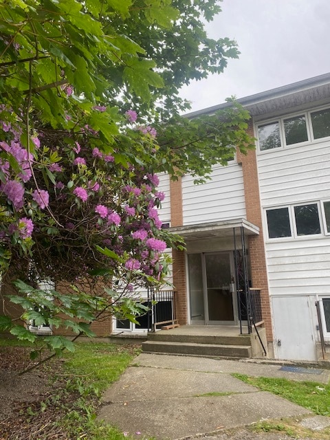 Building Photo - 47 Forest St Unit 10