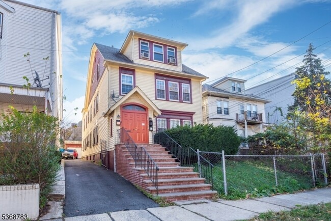 Building Photo - 34 Cedar Ave Unit 34 Rental