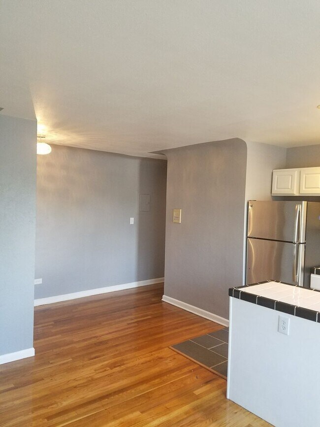 Photo - 505 Logan St Casa