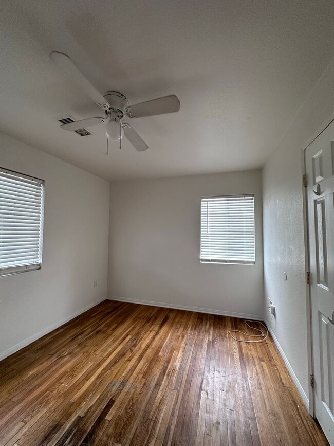 Photo - 1093 Johns Rd