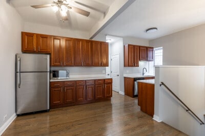 Photo - 1040 W School St (Chicago, IL)