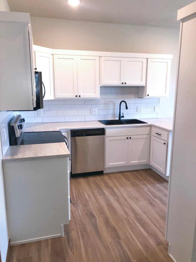 Photo - 5104 S Dubuque Ave