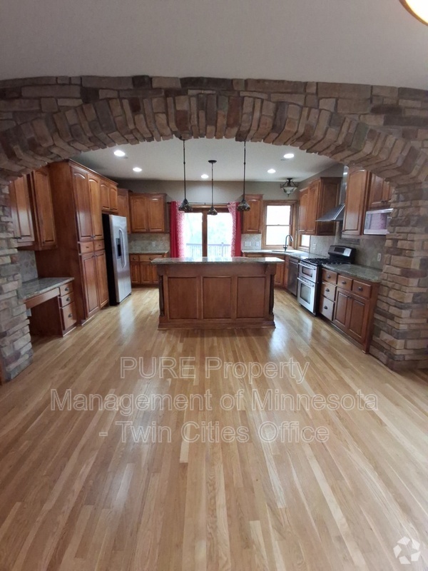 Building Photo - 904 Ridgecrest Dr Rental