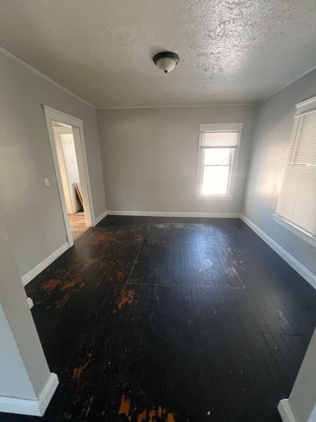 Photo - 839 E 146th St