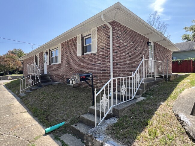 Building Photo - 61 E Park St