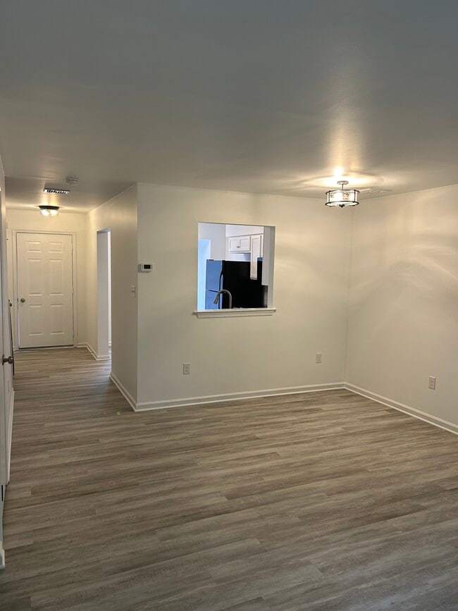 Photo - 133 Delancy Pl