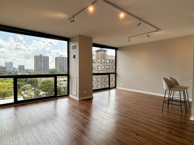 Photo - 4343 N Clarendon Ave Unidad 901 Rental