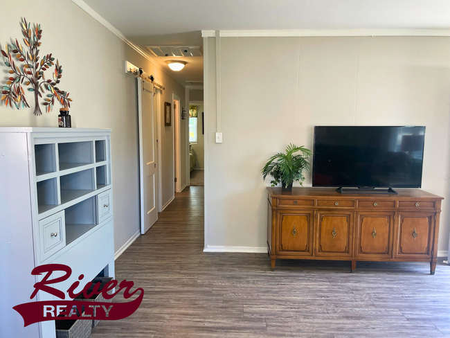 Photo - Fully Furnished 3-Bedroom Month-To-Month R... House