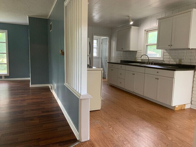 Photo - 833 Westmoreland Ave