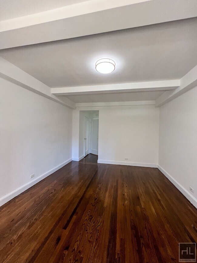 Photo - FIFTH AVENUE Unit 5D