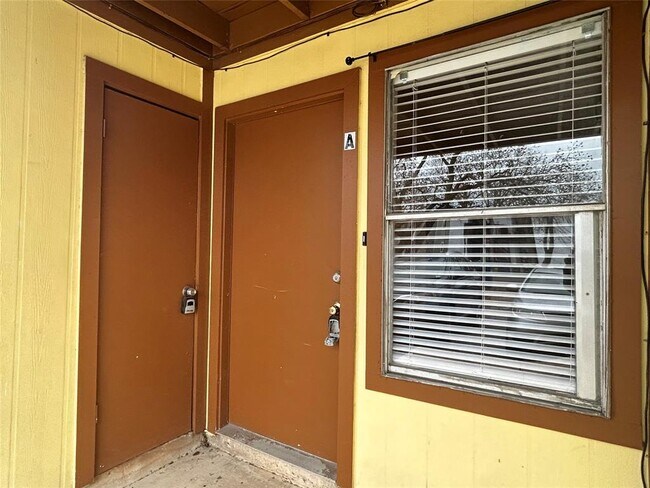 Photo - 2300 Cedrick Cove