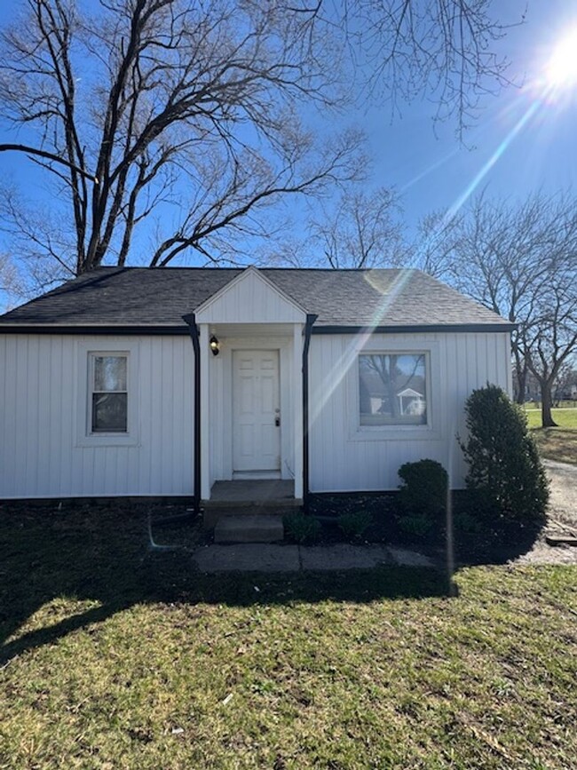 3-bedroom, 1-bath house in Muncie - 3-bedroom, 1-bath house in Muncie