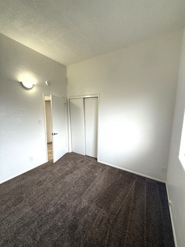 Photo - Completely renovated 3 bedroom apartment with a patio Unidad 4526D