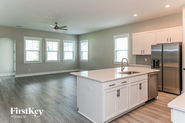 Photo - 122 Pecan Dr