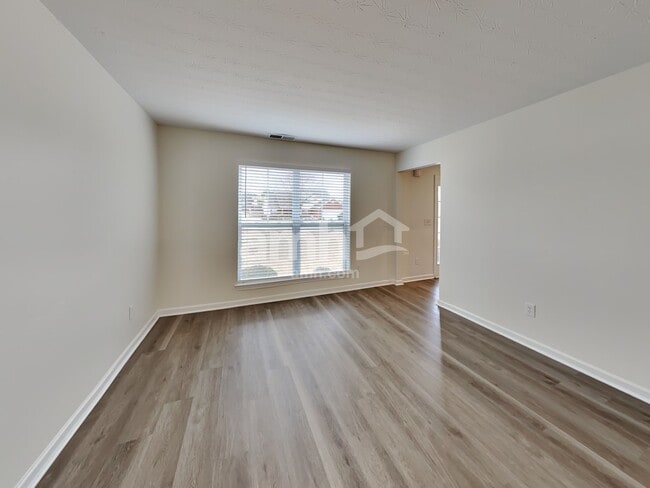 Photo - 1697 Bennett Dr