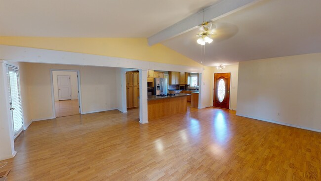 Photo - 802 N Juniper St