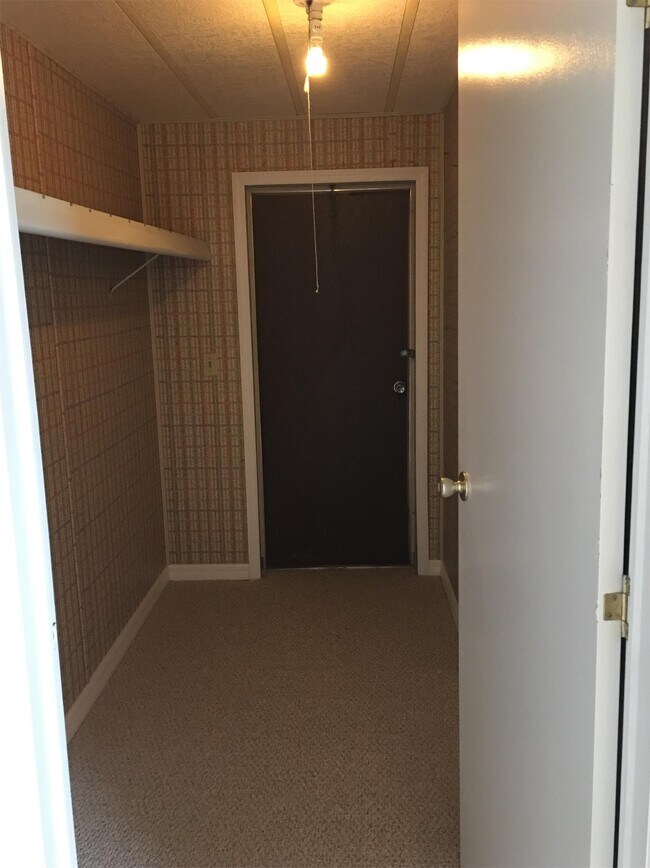 Photo - 703 Fieldstone Ave