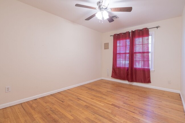 Photo - 1317 Laverne Ave