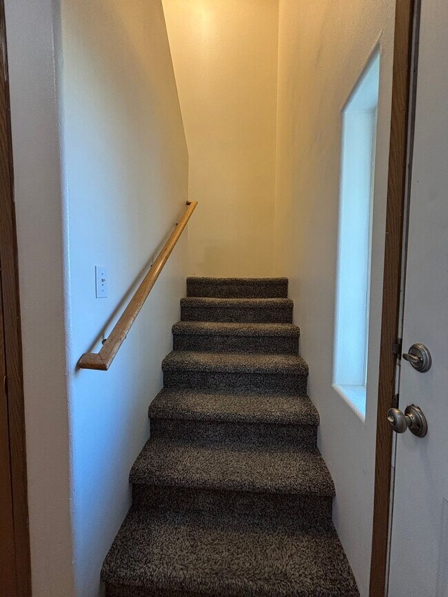 Photo - Townhouse/Duplex for Rent!