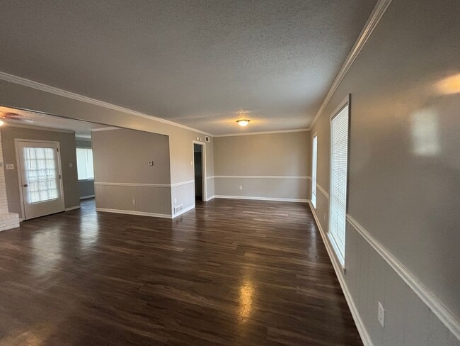 Photo - 1468 Mullins Station Rd