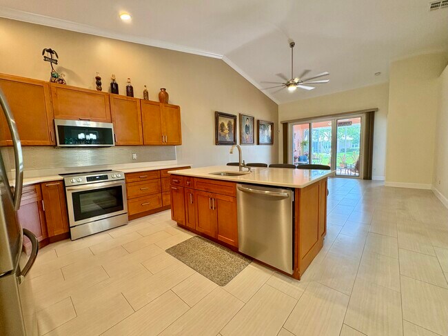 Photo - 315 Coral Trace Ln
