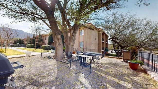 Building Photo - 252 Shadow Mountain Dr Unit F3