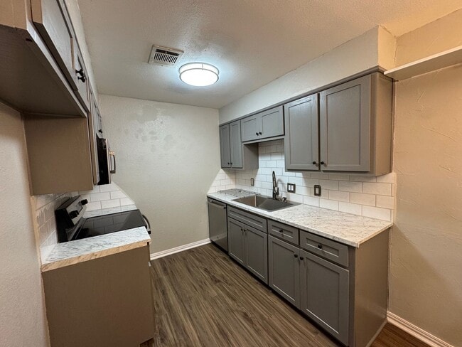 Photo - 257 Brettwood Dr