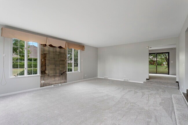 12 Kingston Dr