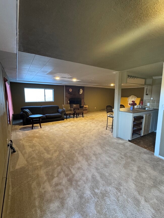 Entrance to the living Room/kitchen - 10248 33rd Ave SW Unidad Basement Apt