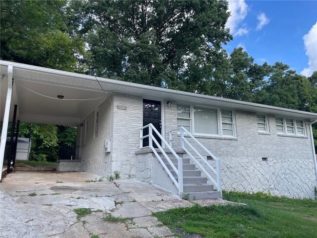 Photo - 4555 Hillpine Rd