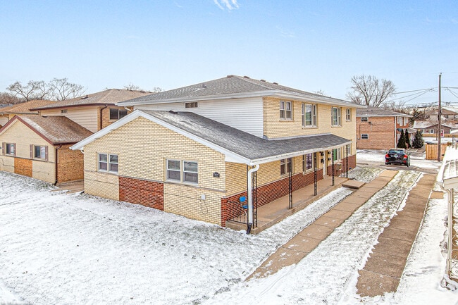 Building Photo - 3619 W 120th St