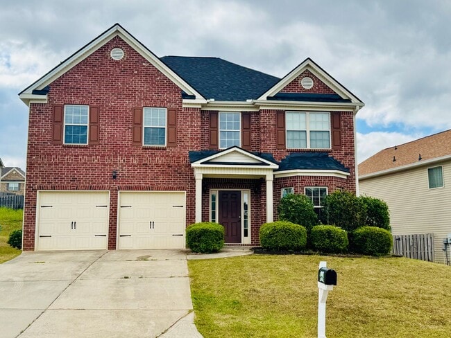 Building Photo - This beautiful 4-bedroom, 2.5-bath home Move-in ready and is waiting for you!