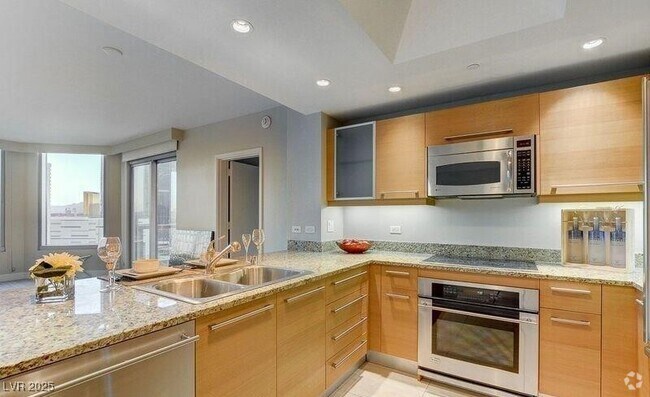 Building Photo - 222 Karen Ave Unit 1601 Rental