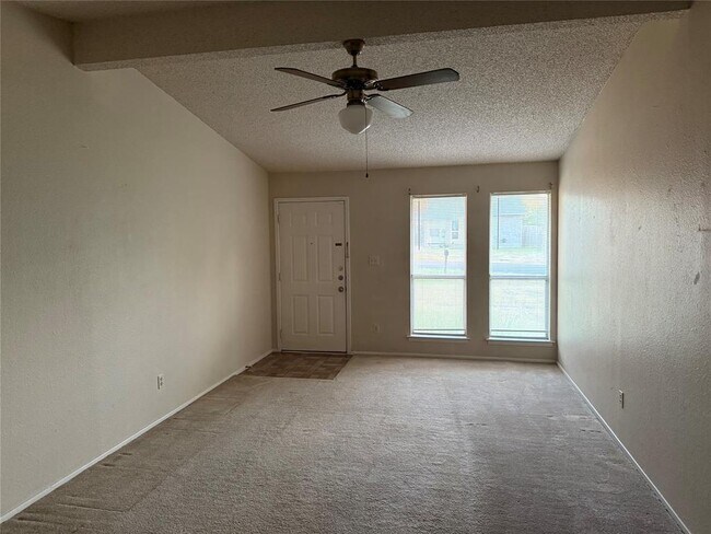 Photo - 704 Greenmeadow Dr