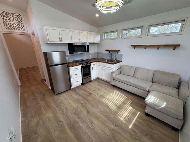 Photo - 1002 Spanish Oak Trail