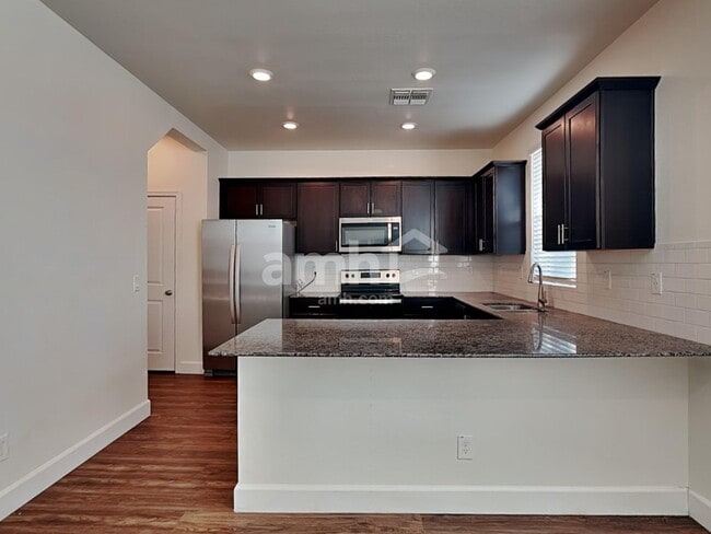 Photo - 671 W Laredo Ave