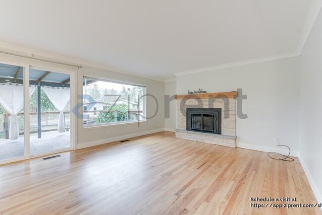 Photo - 380 Mt Defiance Cir SW